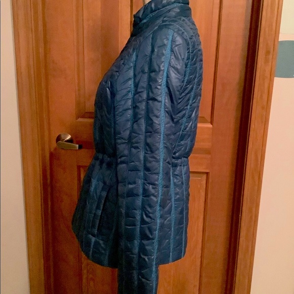 CAbi embroidered thin quilted puffer ski jacket jacket in teal - Picture 3 of 10